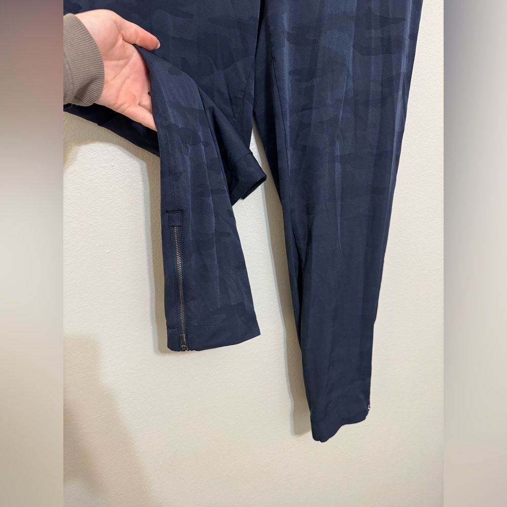 Athleta Brooklyn Heights High Rise Jogger in Blue Camo - Size 16 TALL - Picture 4 of 6